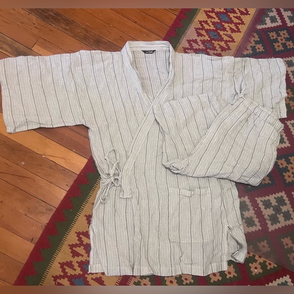 Striped Jinbei Pyjama Set - Picture 2 of 3